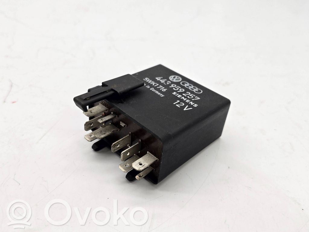 Audi 80 90 B3 Window control relay 