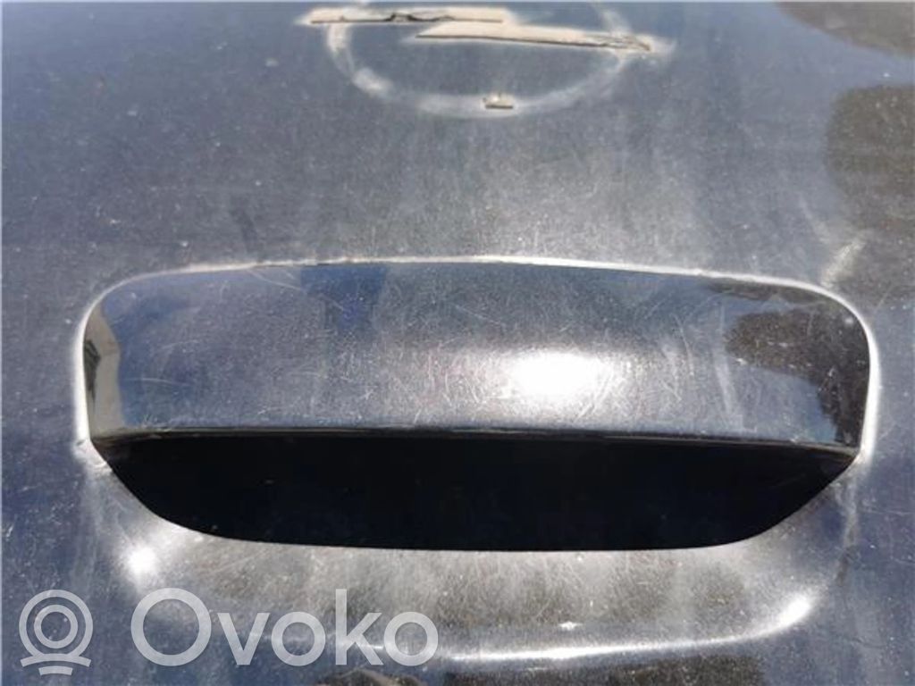 Loading door exterior handle
