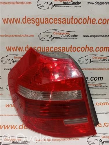 Lámpara de faros/luces traseros