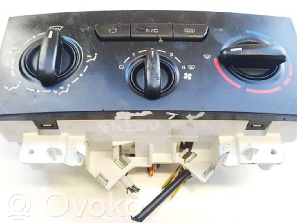 Volkswagen Amarok Climate control unit 