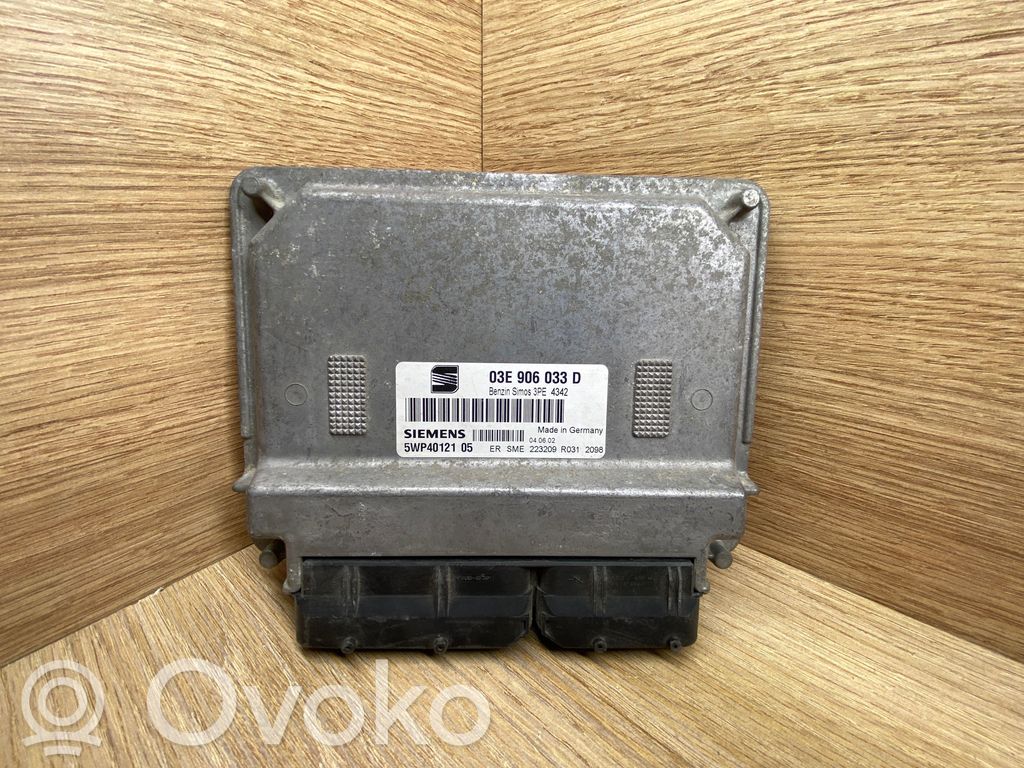 Engine control unit/module   03E906033D,5WP4012105