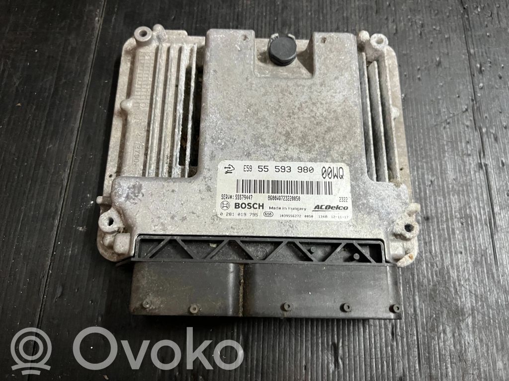 Opel Corsa D Variklio valdymo blokas 