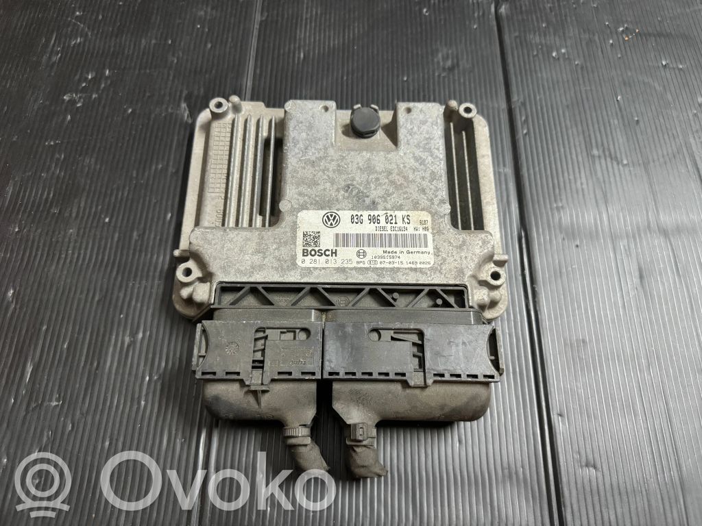 Volkswagen Golf V Engine control unit/module 