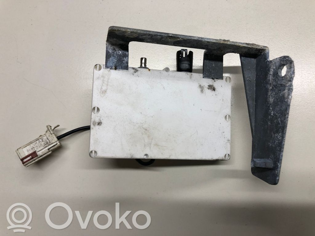 Volvo XC70 Aerial antenna amplifier 