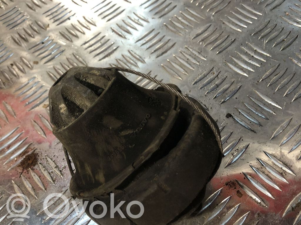Volvo XC70 Engine mount bracket 