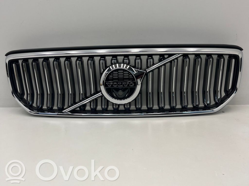 Volvo XC40 Rejilla superior del radiador del parachoques delantero 