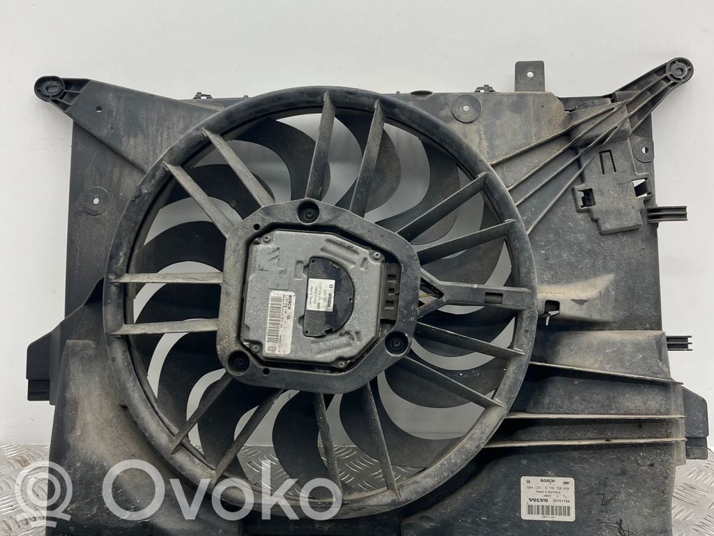Volvo V70 Elektryczny wentylator chłodnicy 