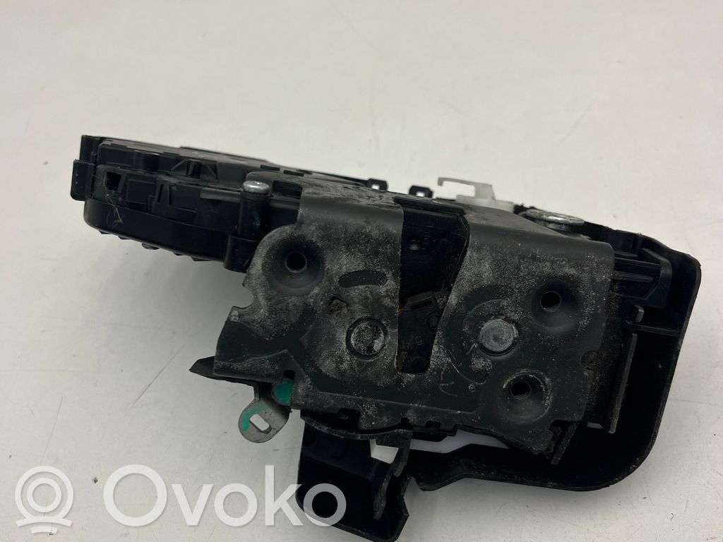 Volvo V50 Front door lock 