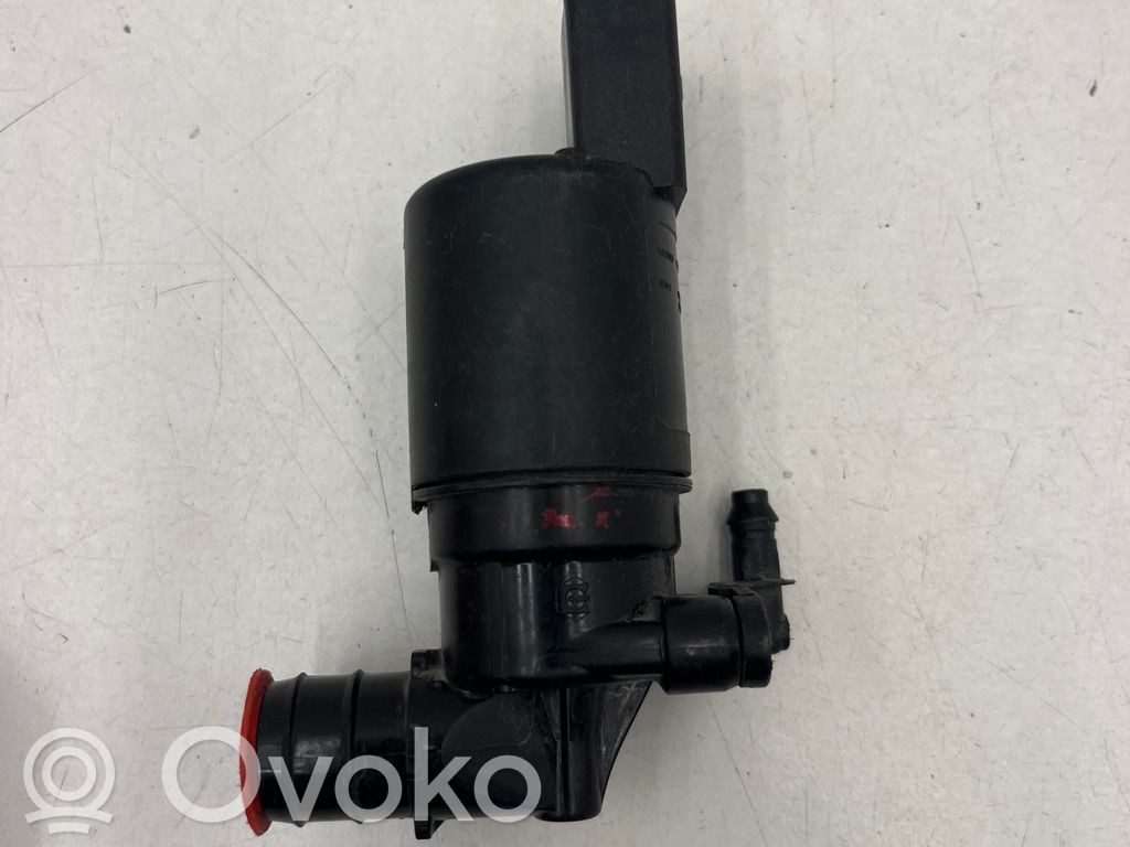 Volvo XC60 Windscreen/windshield washer pump 