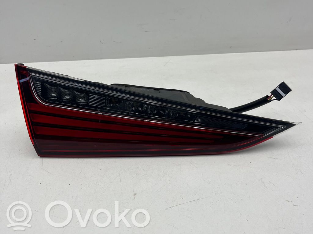 Lexus ES VII XZ10 Lampy tylnej klapy bagażnika 
