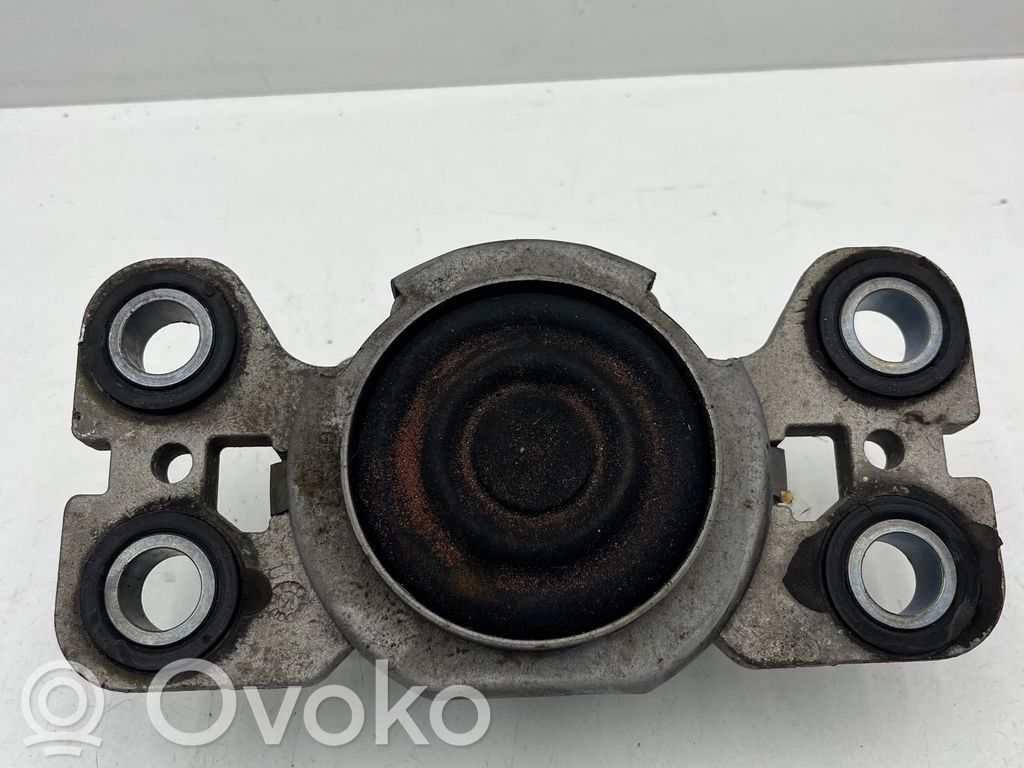 Volvo V60 Engine mount bracket 