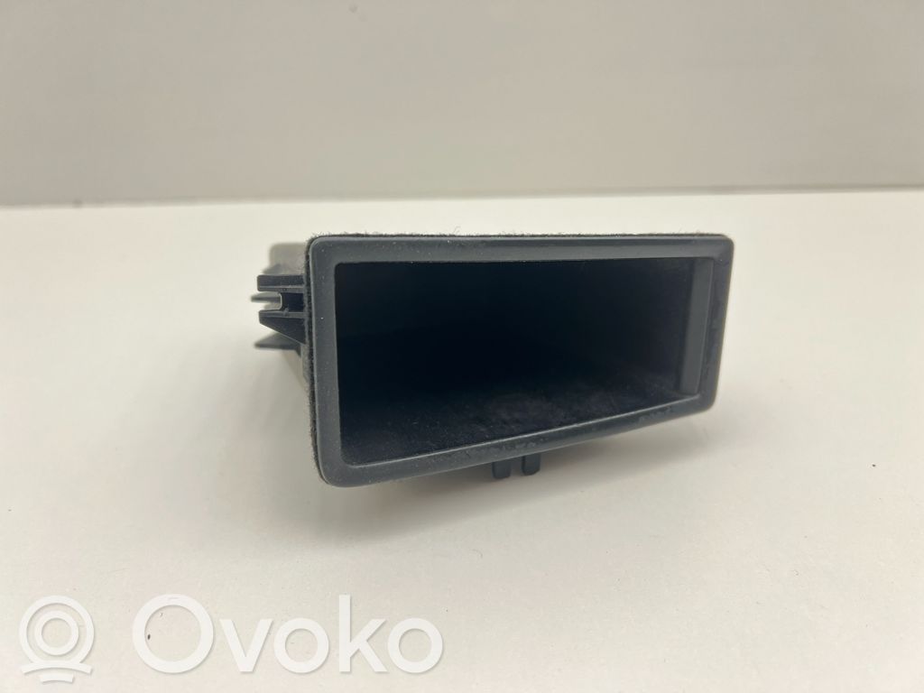 Volvo V70 plaukts 