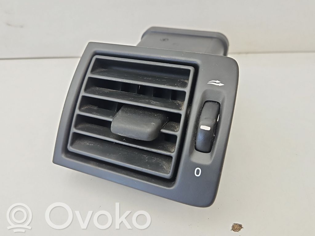 Volvo V50 Боковая воздушная решётка 