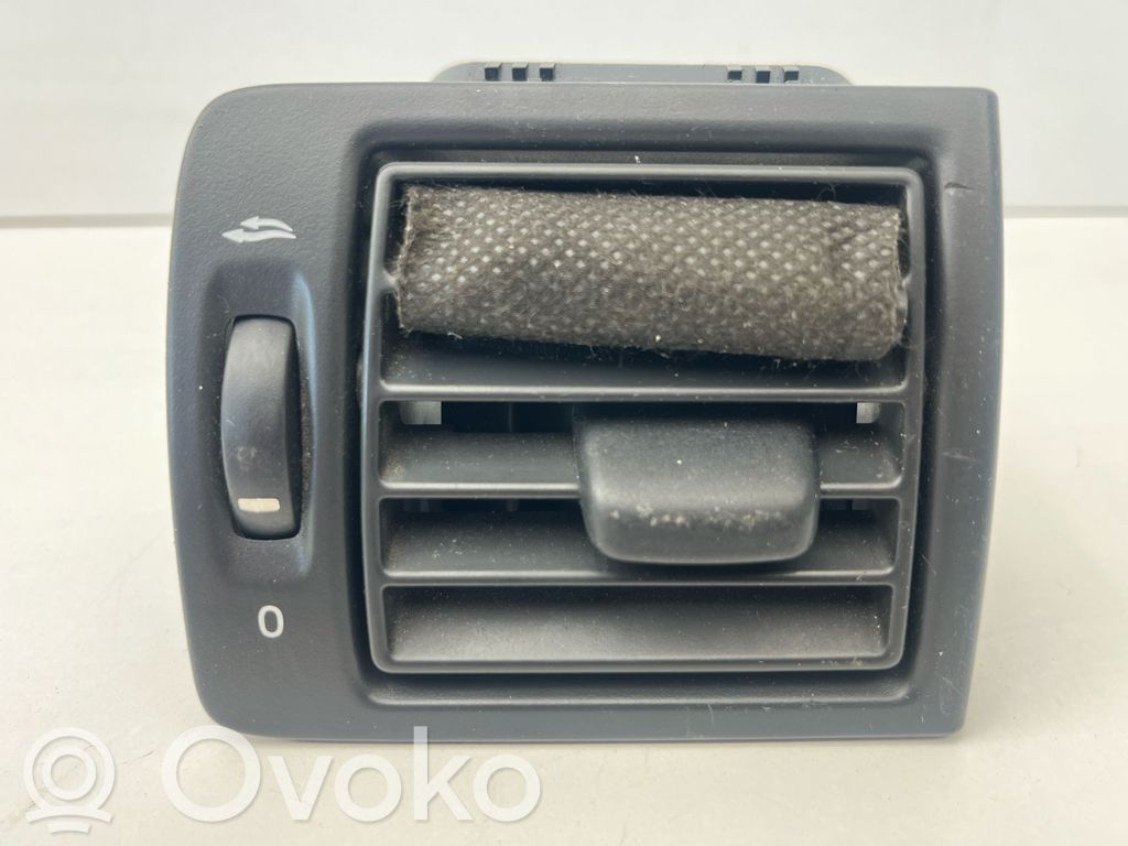 Volvo V50 Boczna kratka nawiewu deski rozdzielczej 