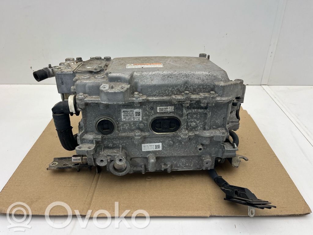 Toyota RAV 4 (XA40) Inverteris (įtampos keitiklis) 