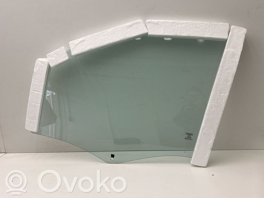 Fiat Fiorino Front door window glass four-door 