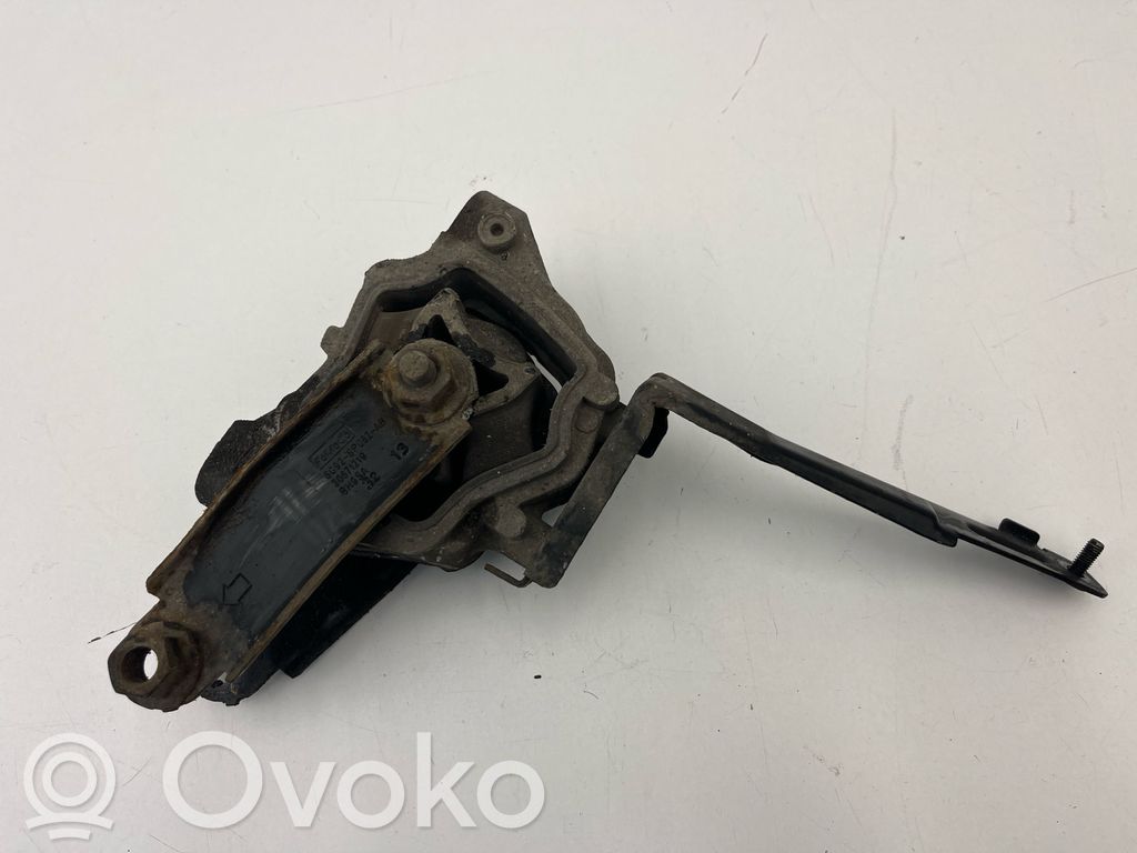 Engine mount bracket   30671219,6G926P082AB