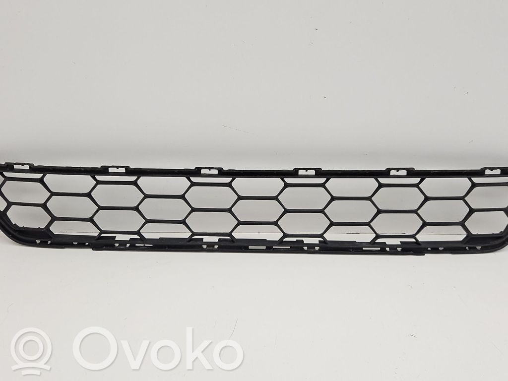 Volvo V40 Rejilla inferior del parachoques delantero 