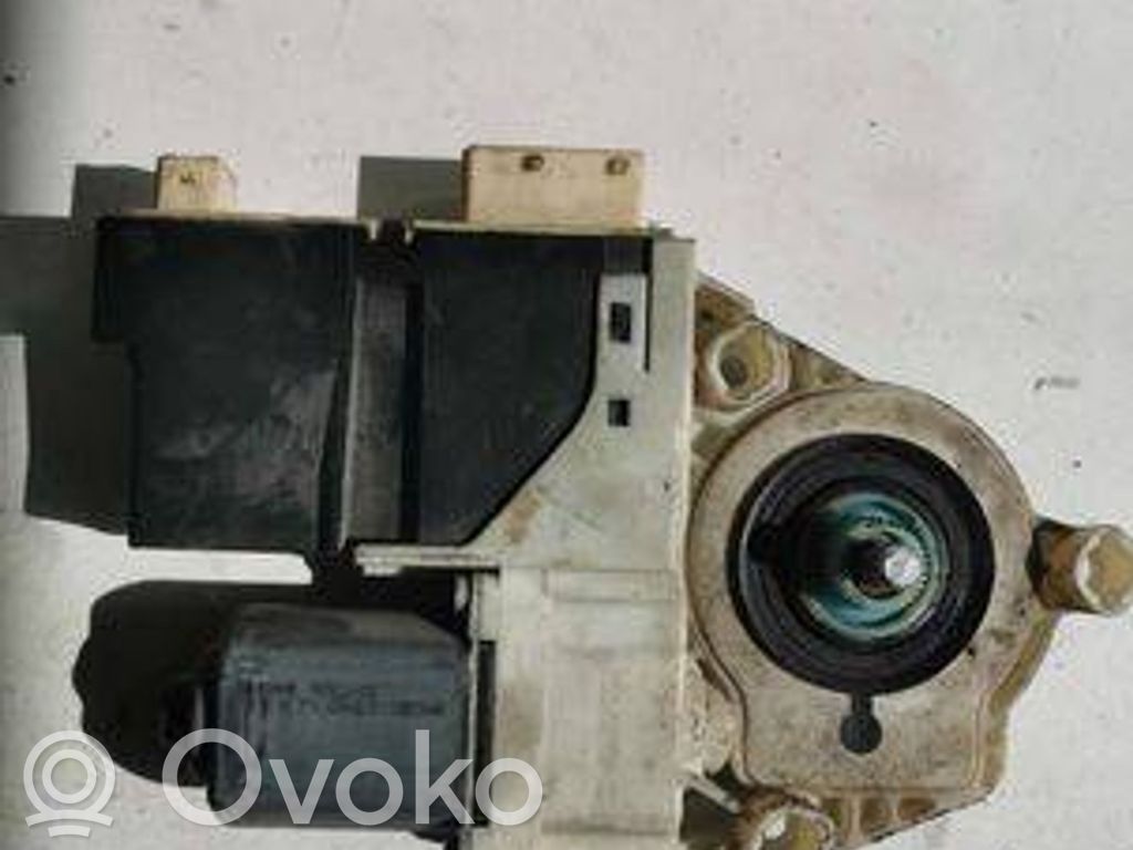 Peugeot 307 Elektryczny podnośnik szyby drzwi przednich 