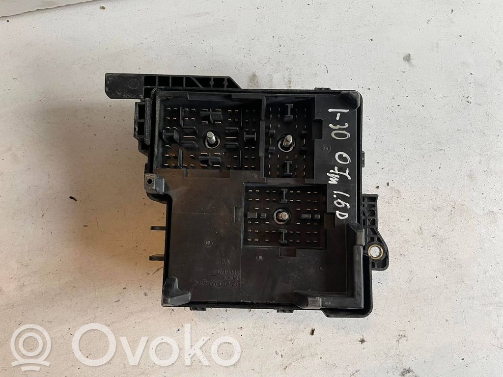 Hyundai i30 Sicherungskasten komplett 