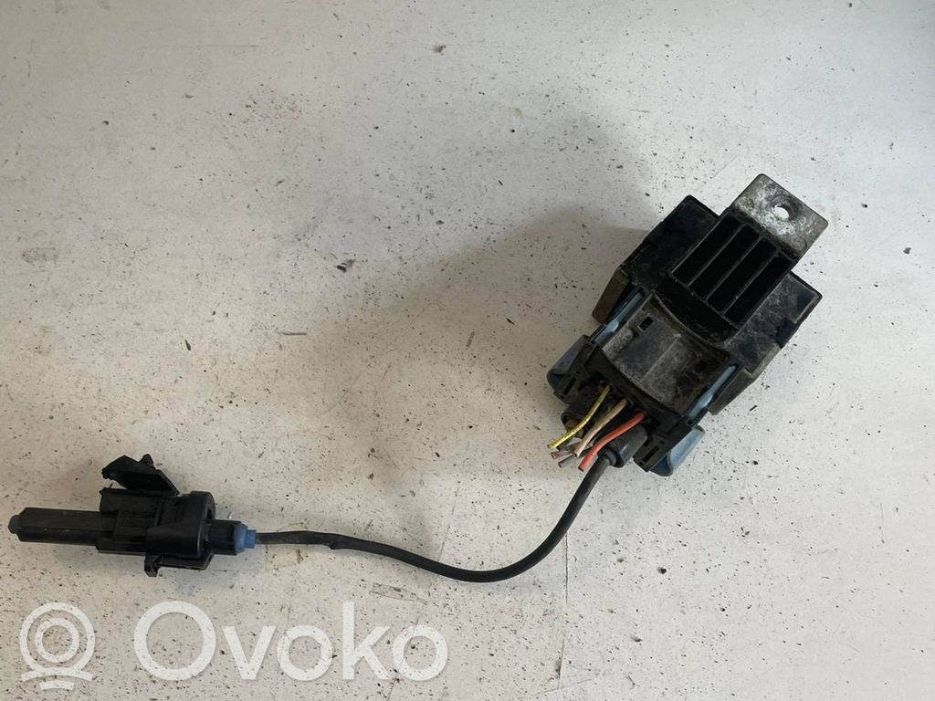 Peugeot Partner Glow plug pre-heat relay 