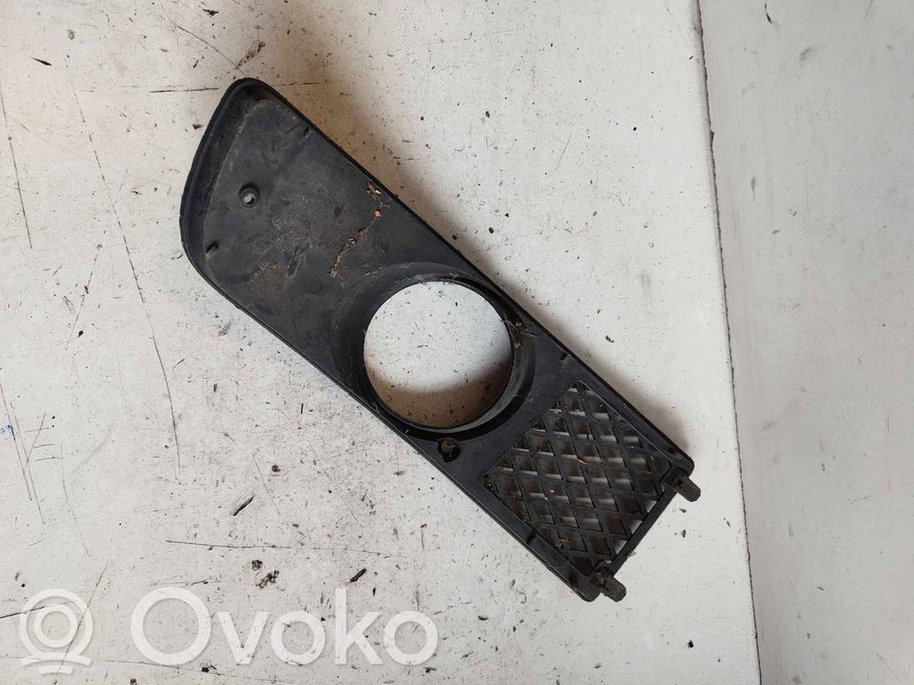 Volkswagen Polo III 6N 6N2 6NF Front bumper lower grill 