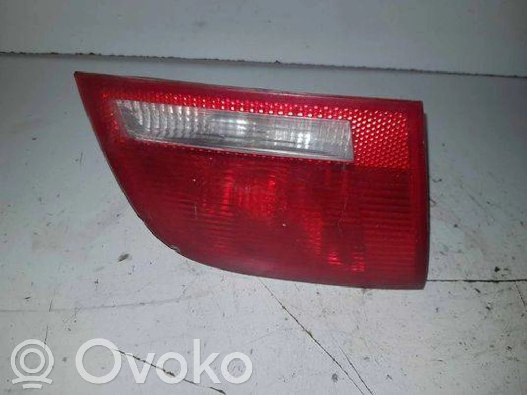 Audi A4 S4 B7 8E 8H Lampy tylnej klapy bagażnika 