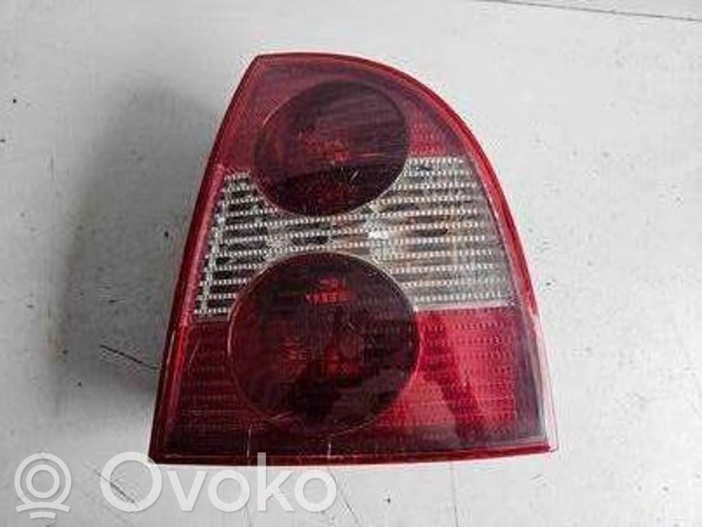 Volkswagen PASSAT B5.5 Luz trasera/de freno 