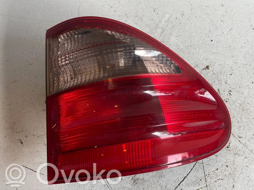 Mercedes-Benz E W210 Lampa tylna 