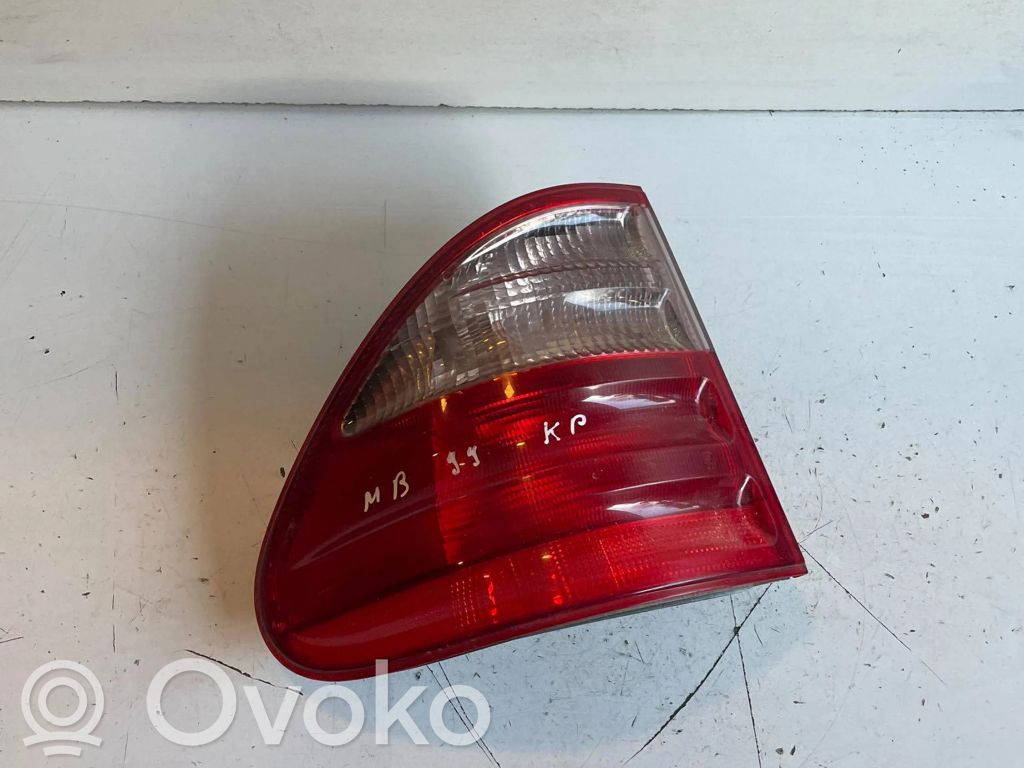 Mercedes-Benz E W210 Lampa tylna 