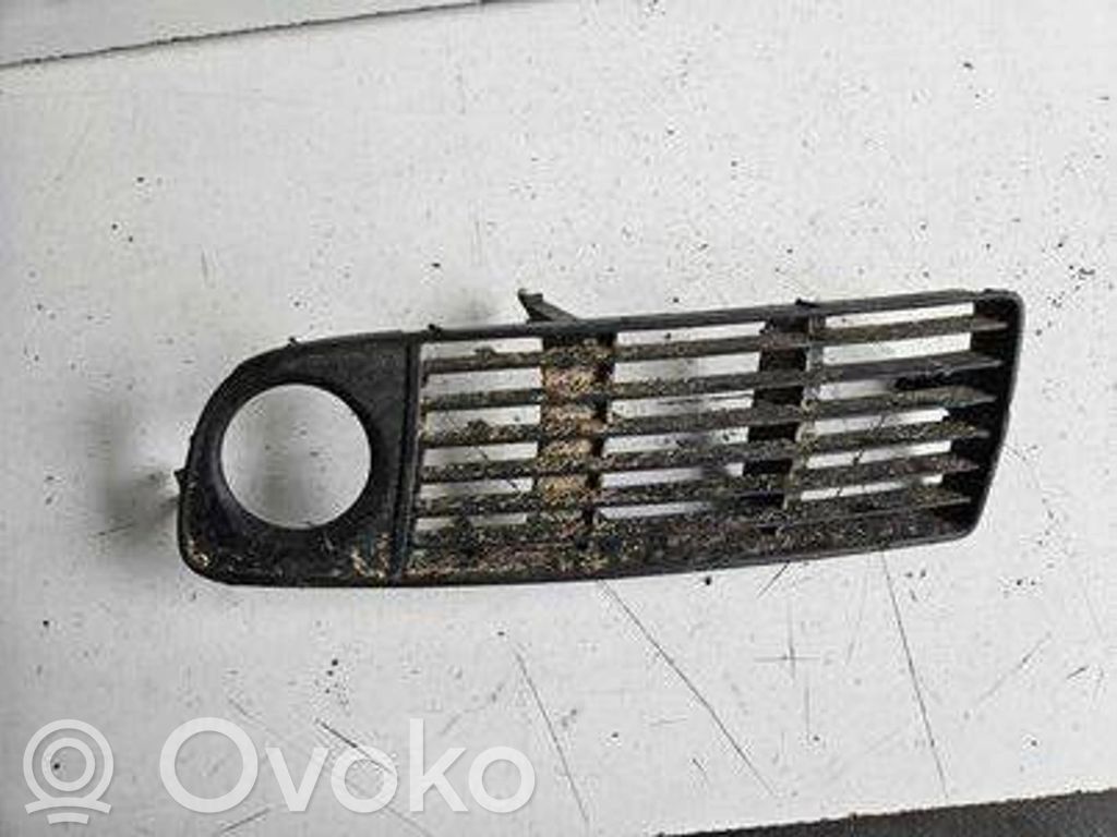 Audi A6 S6 C5 4B Kratka dolna zderzaka przedniego 