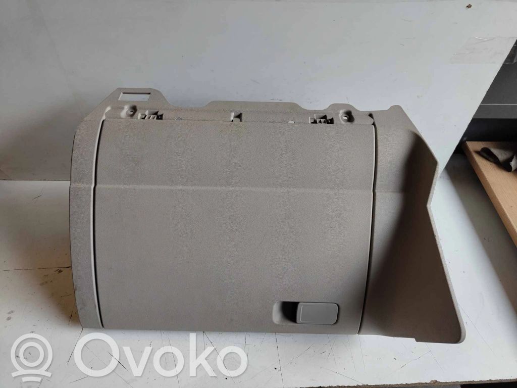 Volkswagen Golf VII Schowek deski rozdzielczej 