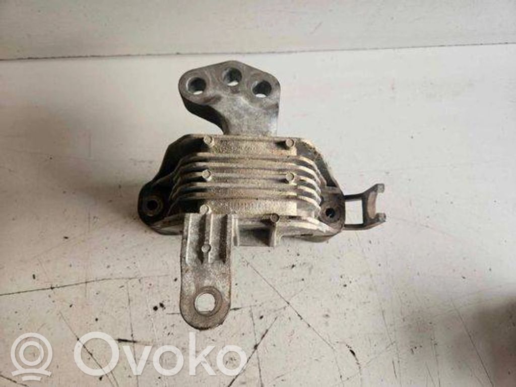 Opel Astra J Engine mount bracket 