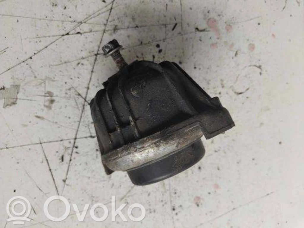 BMW 3 E90 E91 Engine mount bracket 