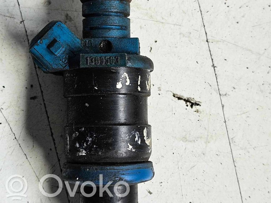 Volvo S70  V70  V70 XC Inyector de combustible 