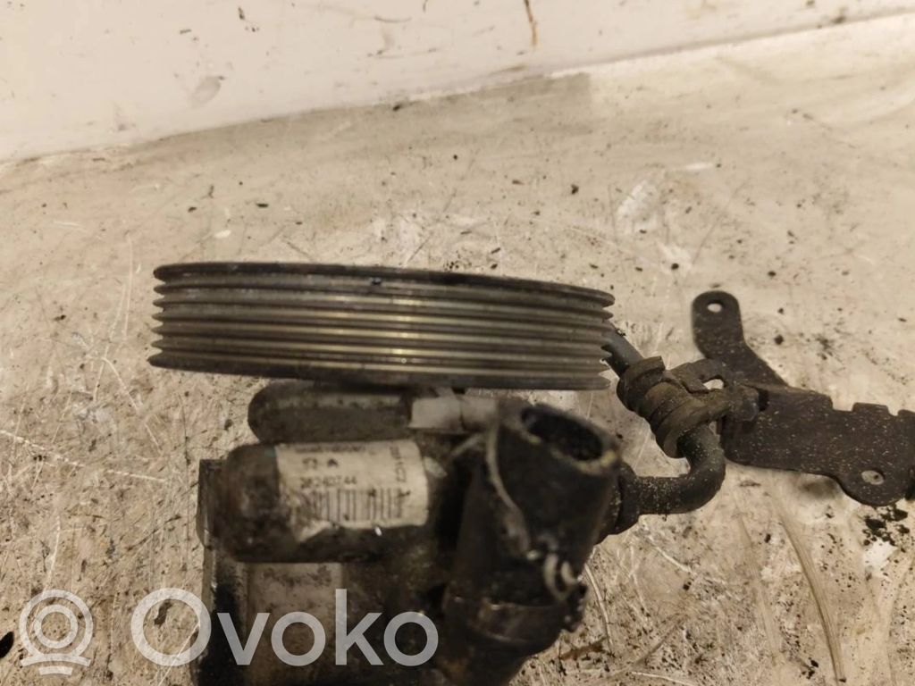 Peugeot Partner Power steering pump 
