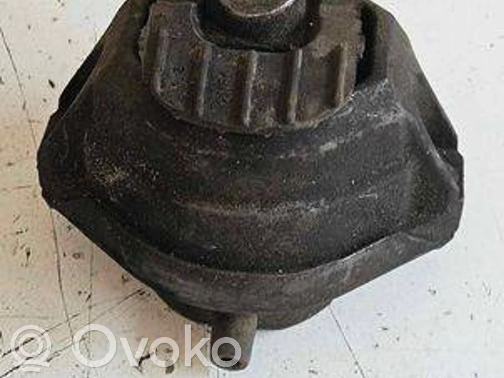BMW 5 E60 E61 Dzinēja spilvens 