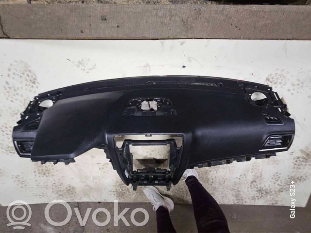 Subaru Legacy Panelė 
