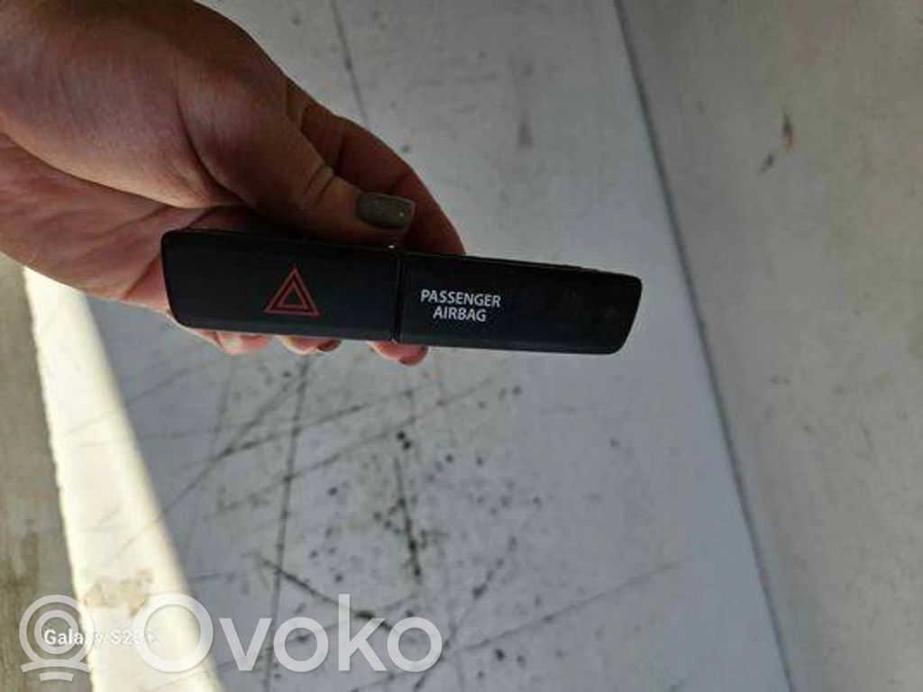 Suzuki Ignis Hazard light switch 
