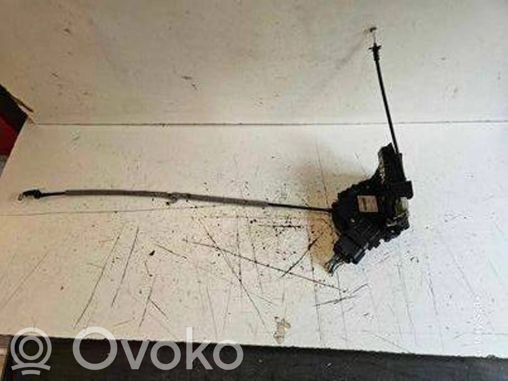 Priekšpusē slēdzene   6M2AR21813EA,961018