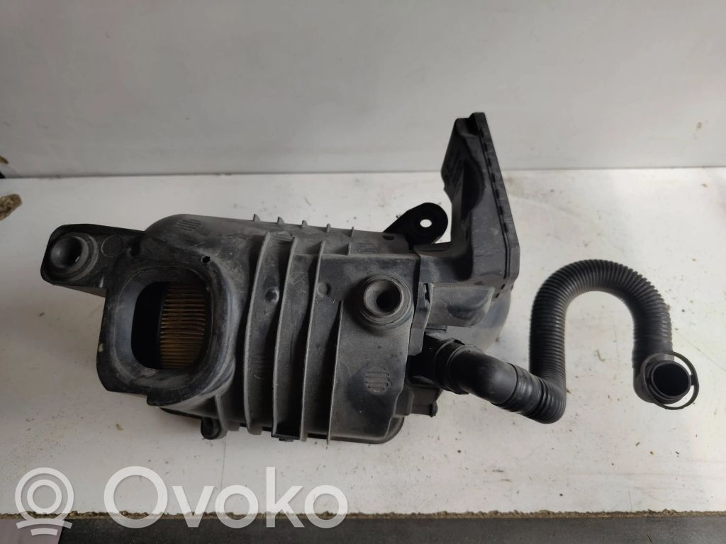 Audi A3 S3 8P Obudowa filtra powietrza 