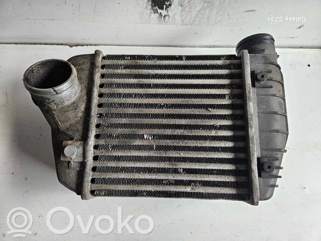Audi A6 S6 C6 4F Interkūlerio radiatorius 