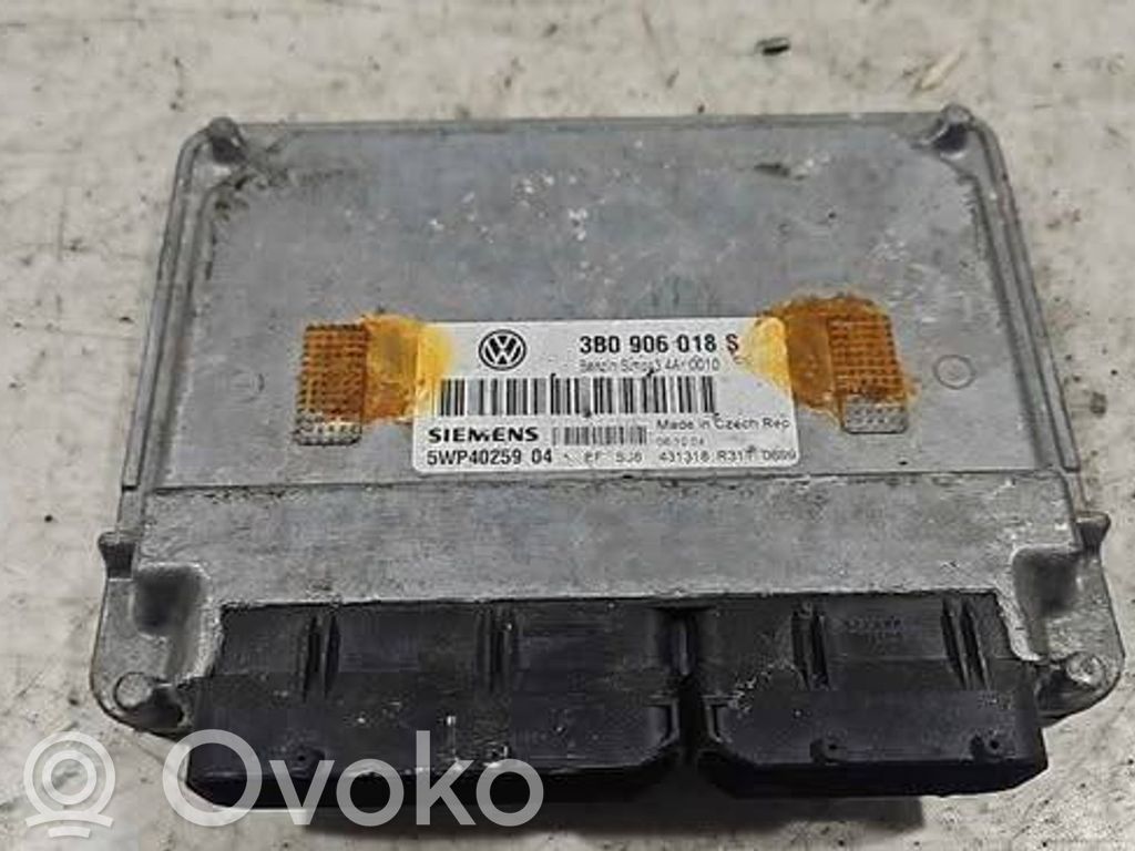 Volkswagen PASSAT B5 Engine control unit/module 