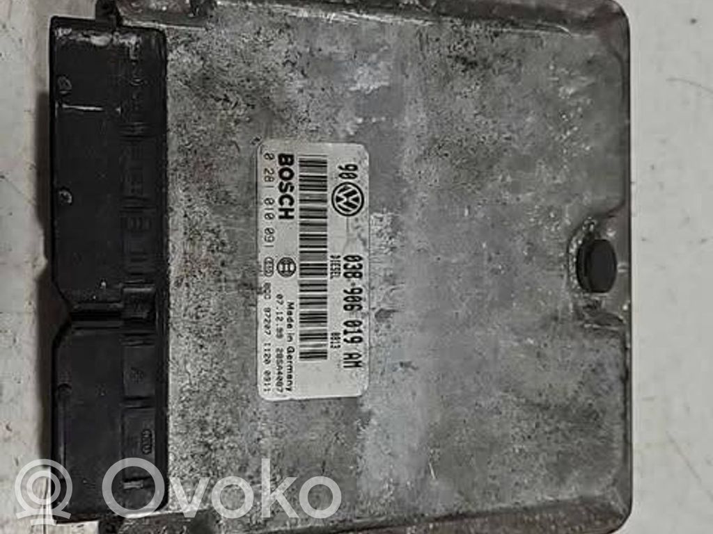 Volkswagen Golf IV Engine control unit/module 
