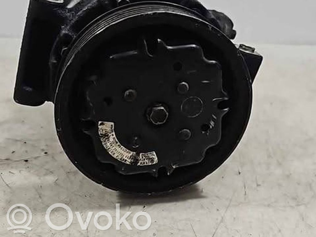 Volkswagen Touran I Air conditioning (A/C) compressor (pump) 