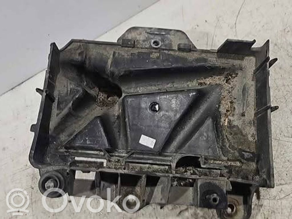 Skoda Fabia Mk2 (5J) Półka akumulatora 