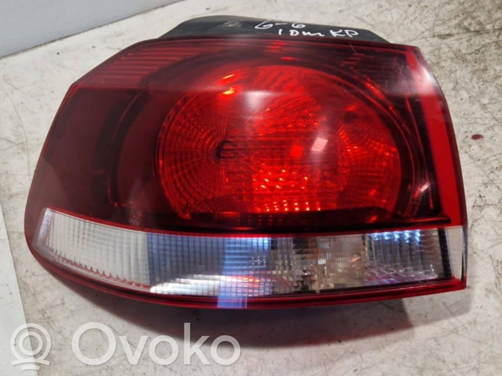 Volkswagen Golf VI Задний фонарь в кузове 
