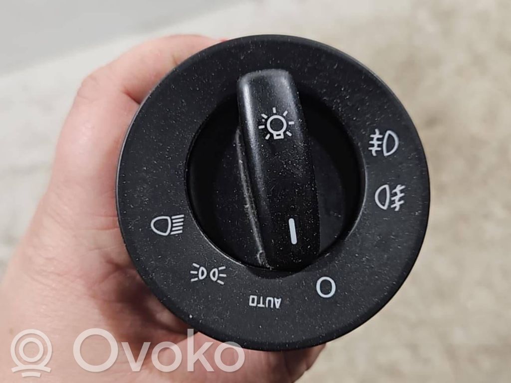 Skoda Octavia Mk2 (1Z) Interruptor de luz 