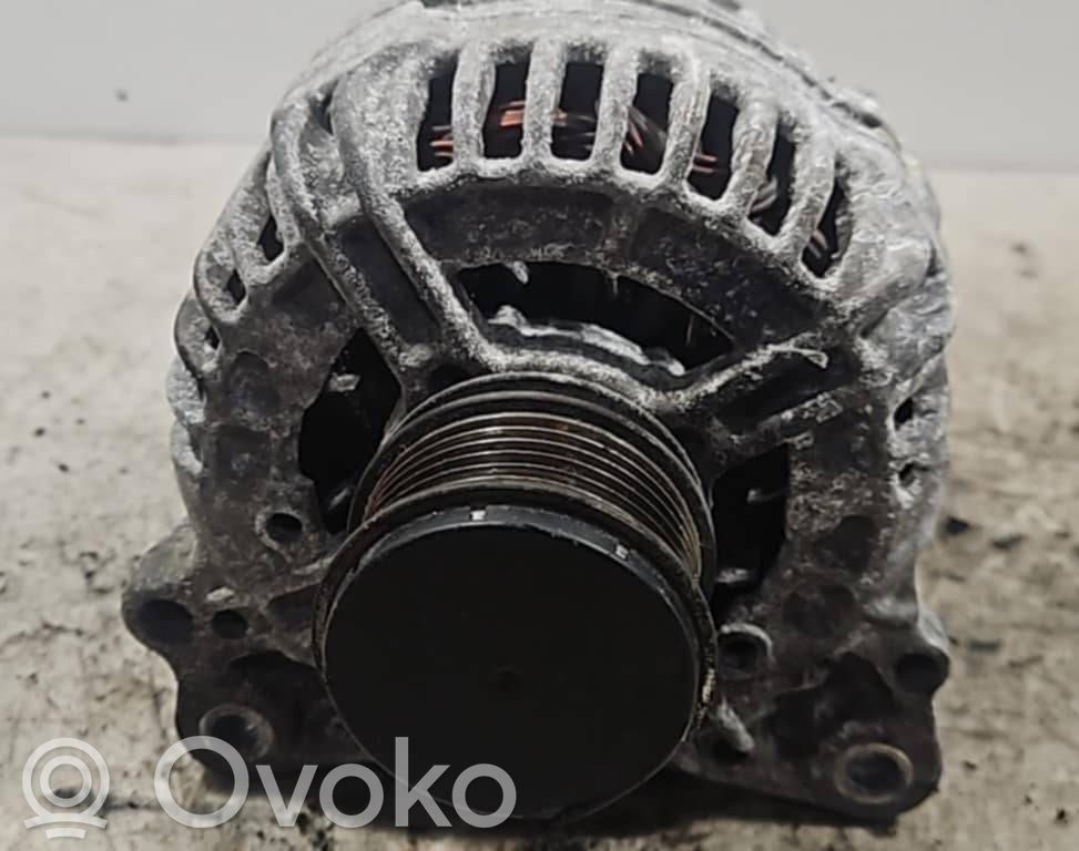 Volkswagen PASSAT B6 Alternador 