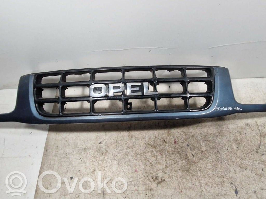 Opel Frontera B Augšējais režģis 